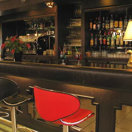 Hotel Logis Hotels, Aquilon, Saint-nazaire 4*