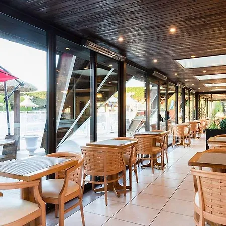 Logis Hotels, Aquilon, Saint-nazaire 호텔 4*