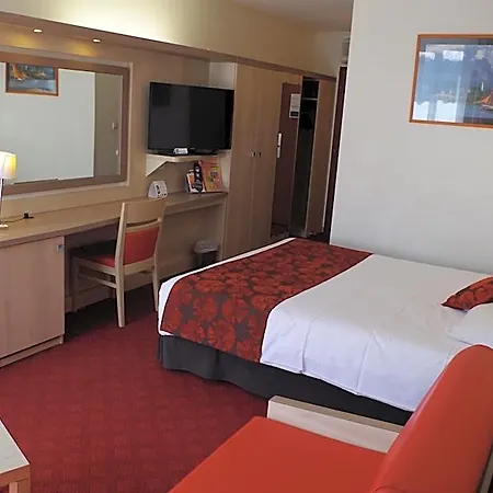 Logis Hotels, Aquilon, Saint-nazaire מלון 4*