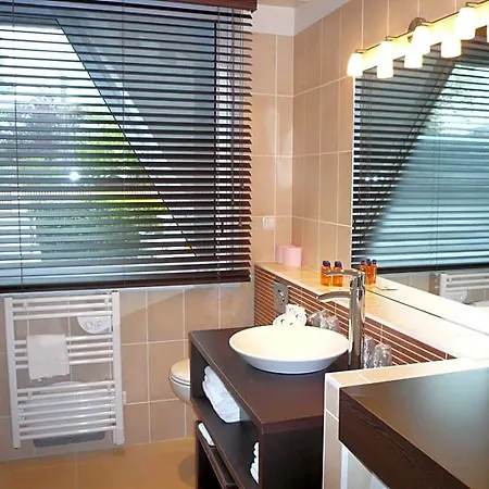 ホテル Logis Hotels, Aquilon, Saint-nazaire 4*