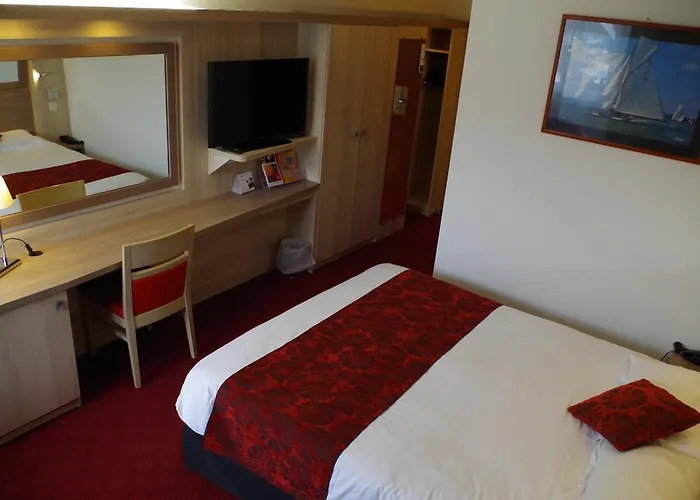 Hotel Logis Hotels, Aquilon, Saint-nazaire 4*